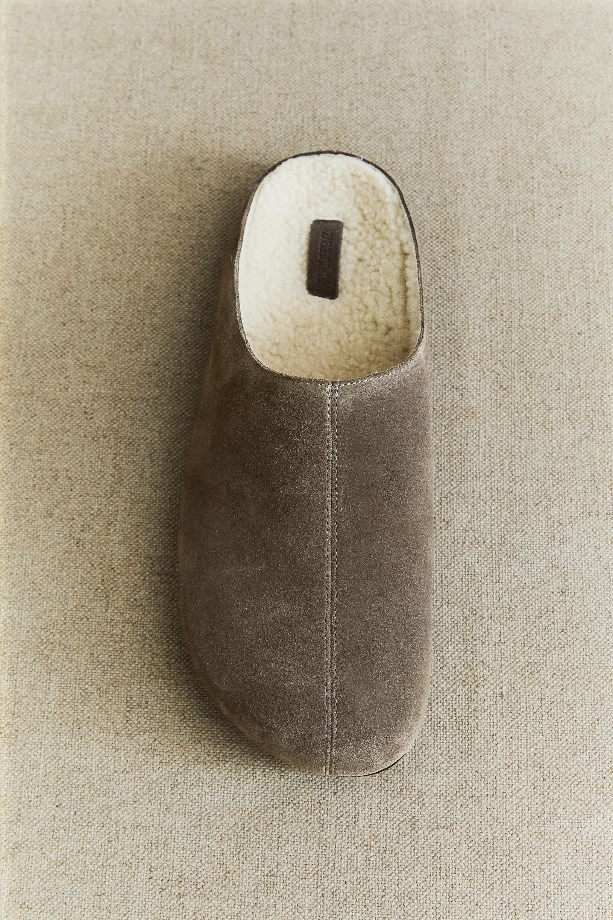 WARM LEATHER MINIMAL CLOGS